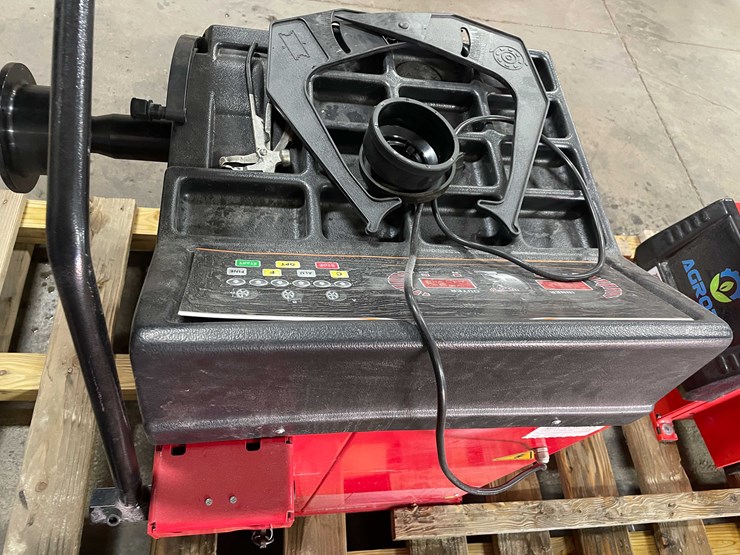 #8524-•-tire-changer-(e)-image-20