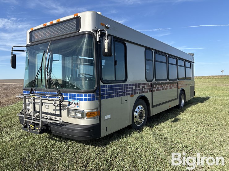 2009-gillig-low-floor-image-1