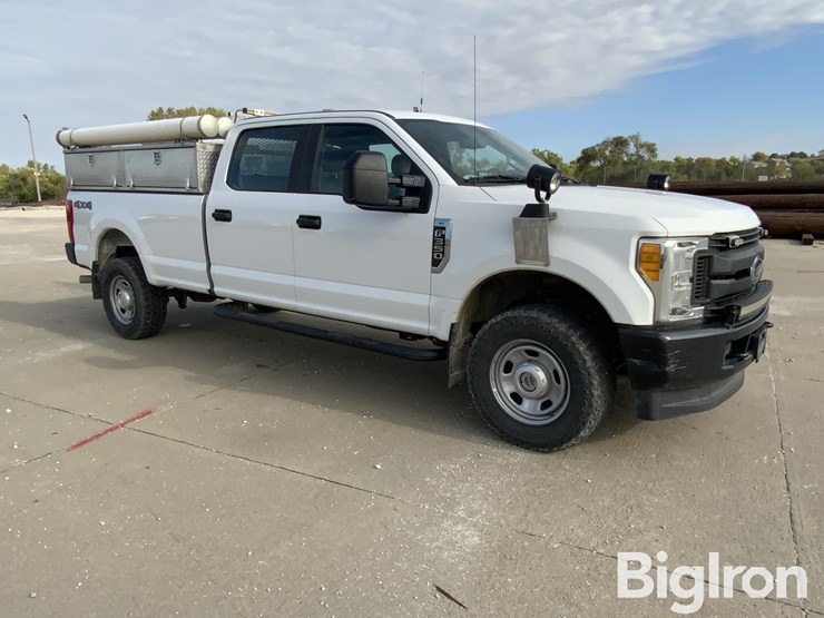 2017-ford-f350-xl-image-3