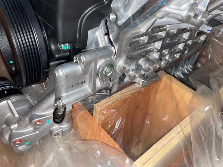 #8616-•-isuzu-trooper-engine-(e)-image-16