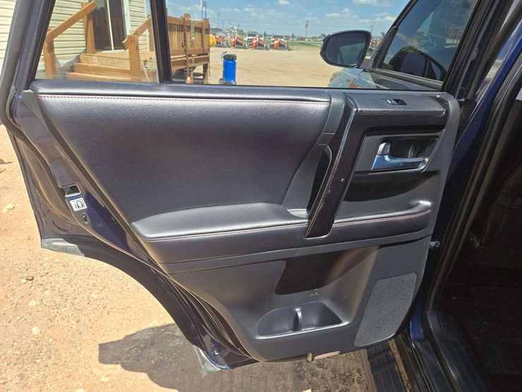 2017-toyota-4-runner-image-6