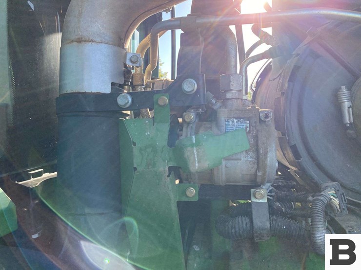 2011-john-deere-8285-tractor-image-54