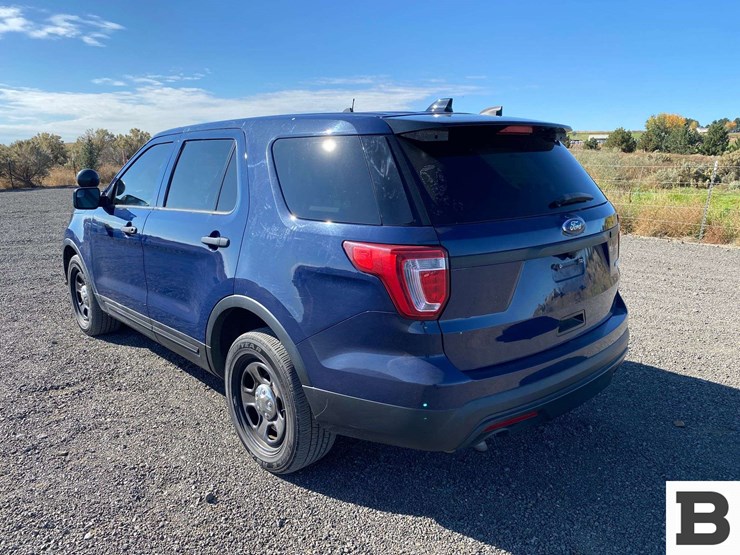 2017-ford-explorer-image-3