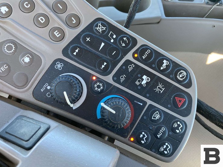 2011-john-deere-8285-tractor-image-64