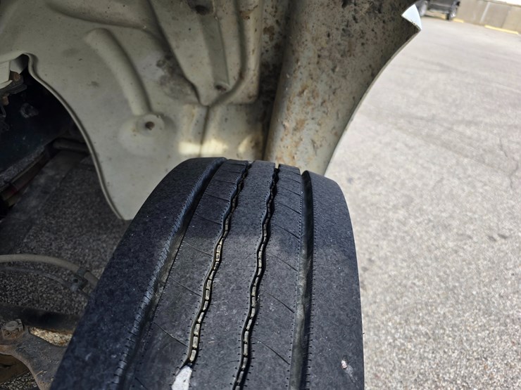 #22329-•-2014-freightliner-m2-106-box-truck-image-51