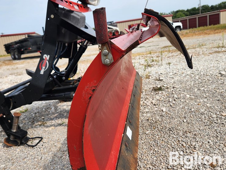 western-ultra-finish-7'-6"-snow-plow-image-18