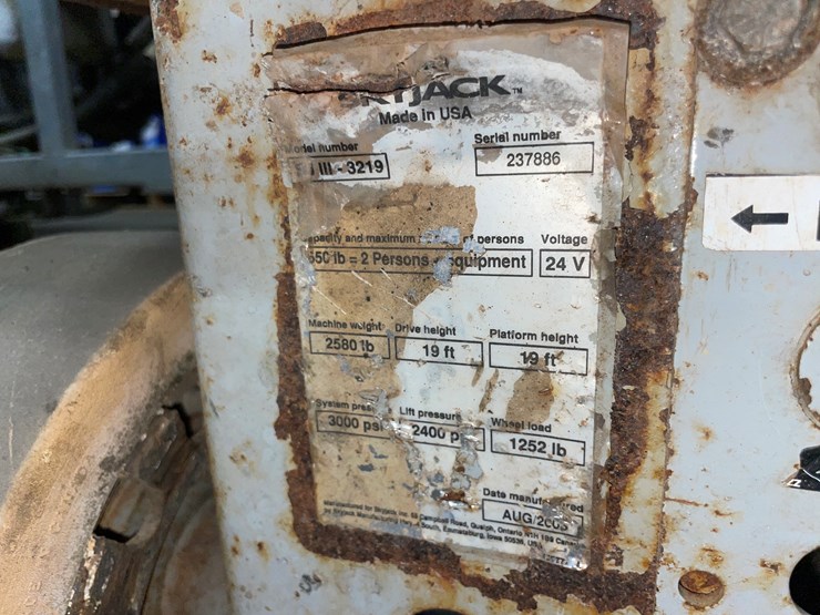 #1382-•-19'-scissor-lift-(f)-image-36