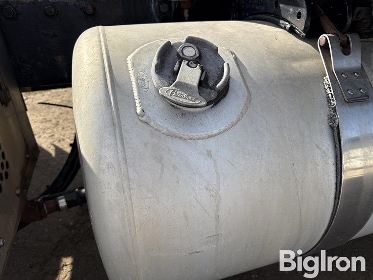 2005-peterbilt-378-image-14