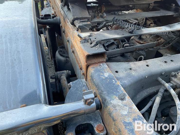 2006-peterbilt-379-image-10