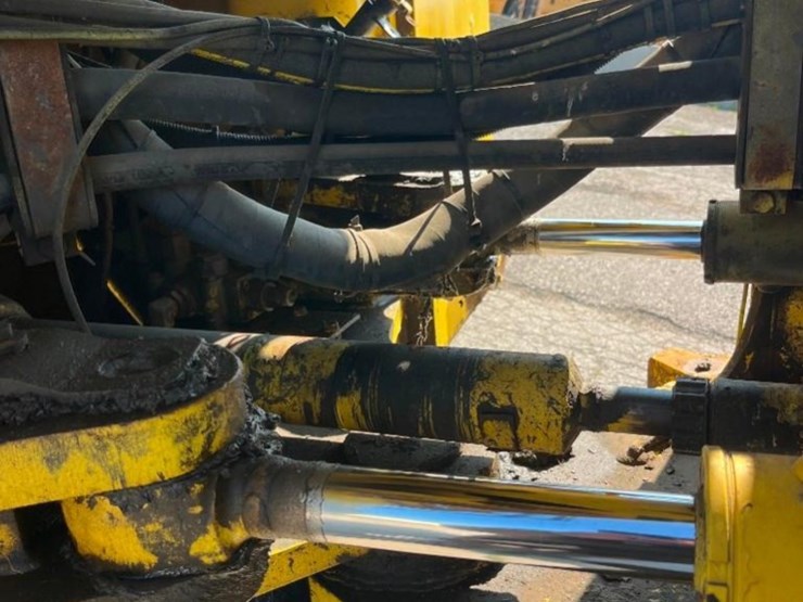 new-holland-lw170-image-15