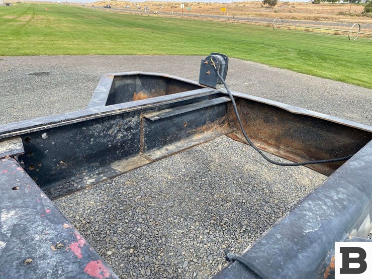 2003-peterbilt-330-image-20