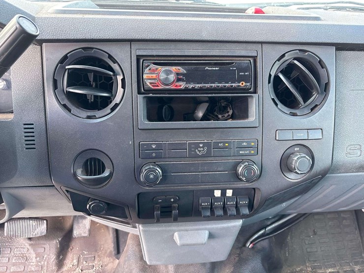 2012-ford-f550-image-28