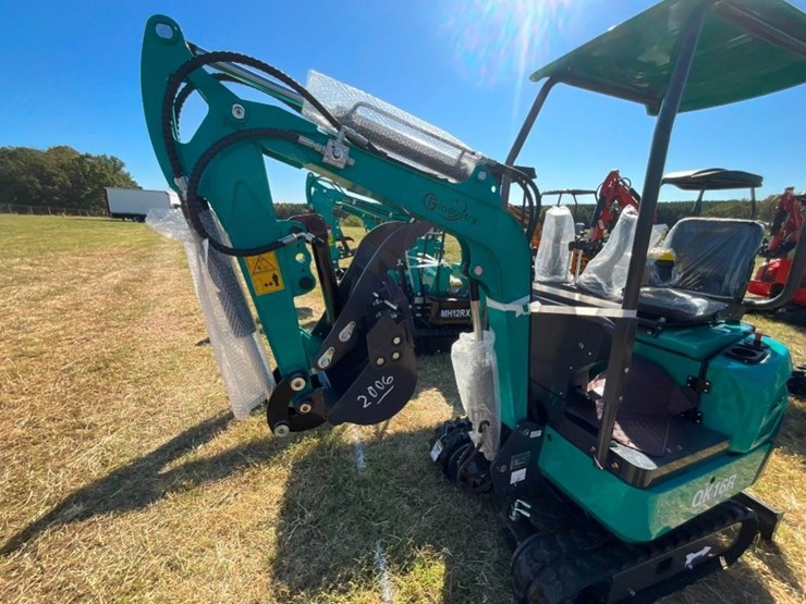 unused-cfg-qk16r-mini-excavator-(rato-15hp-bkt-image-2