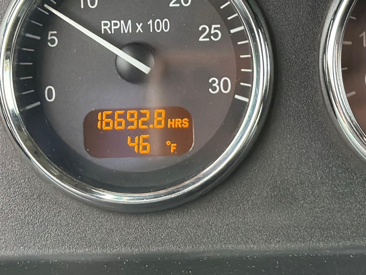 peterbilt-337-image-38