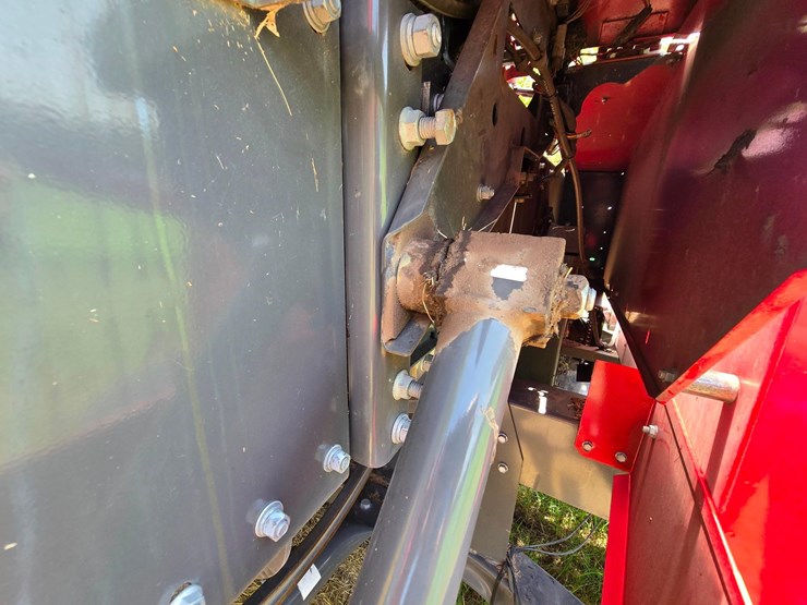 2020-massey-ferguson-1840-image-16