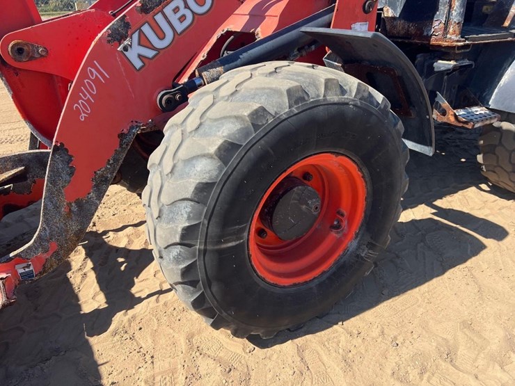 2019-kubota-r630-image-9