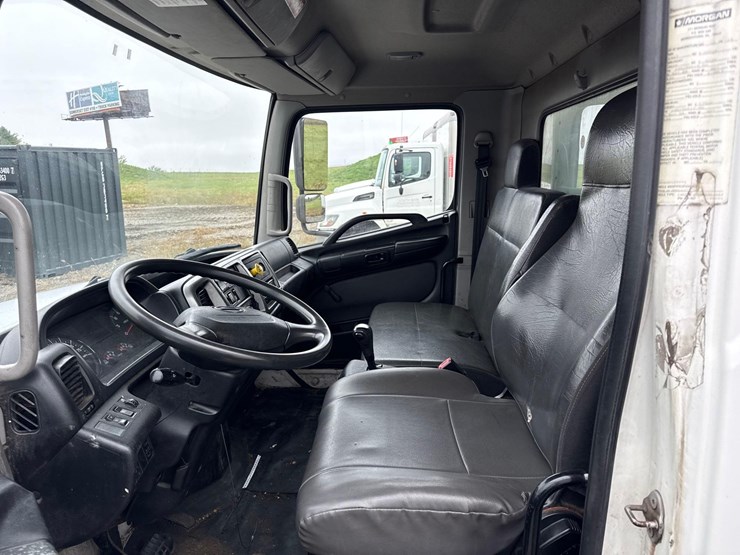 2016-hino-258-image-7