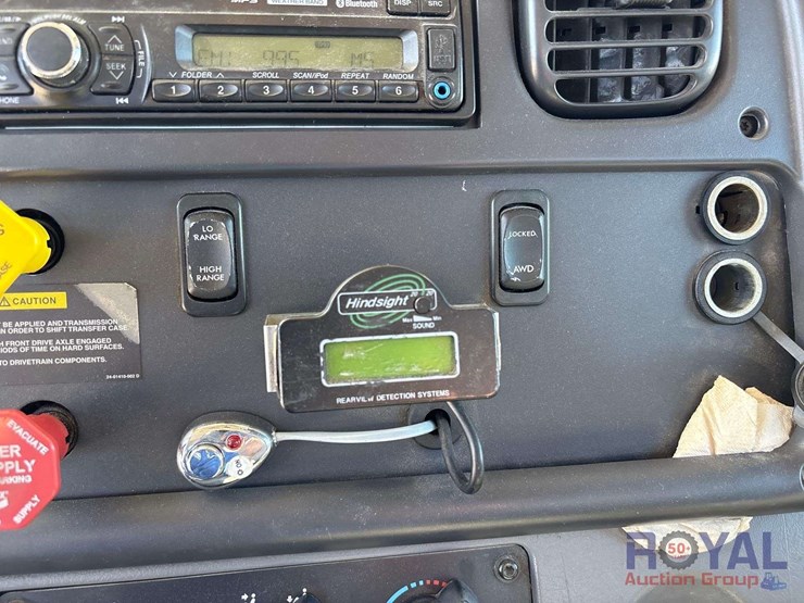 2016-freightliner-m2-106-4x4-altec-bucket-truck-image-64