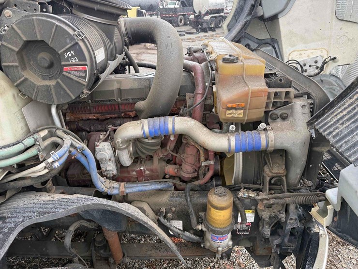 2019-mack-anthem-64t-image-15