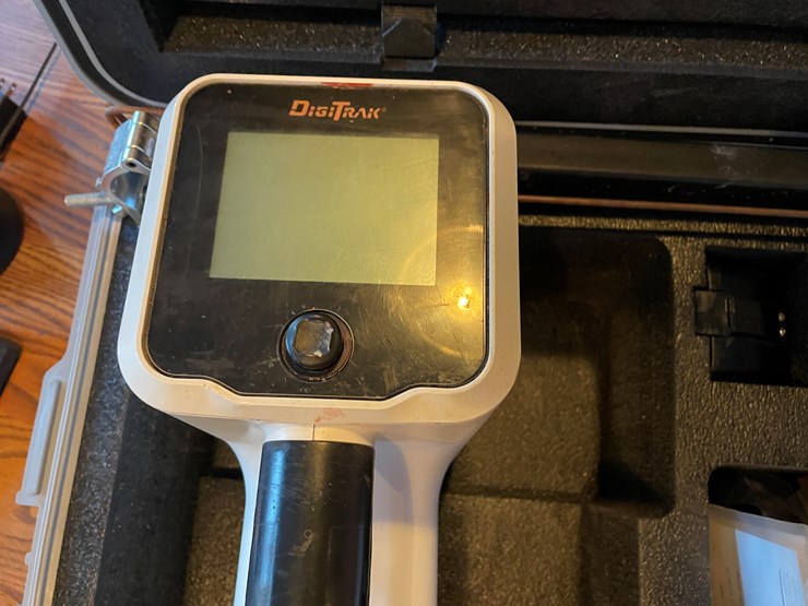 #1043-•-f2-locating-system-image-7