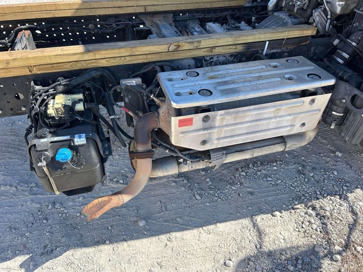 2016-mitsubishi-fuso-fec52s-image-24