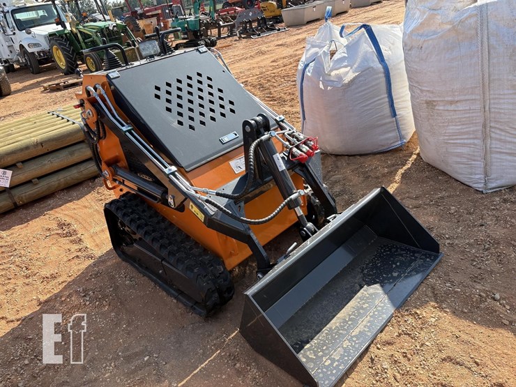 2025-landhero-mini-skid-steer-3333-image-2