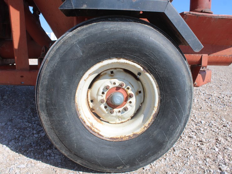 international-1250-image-11