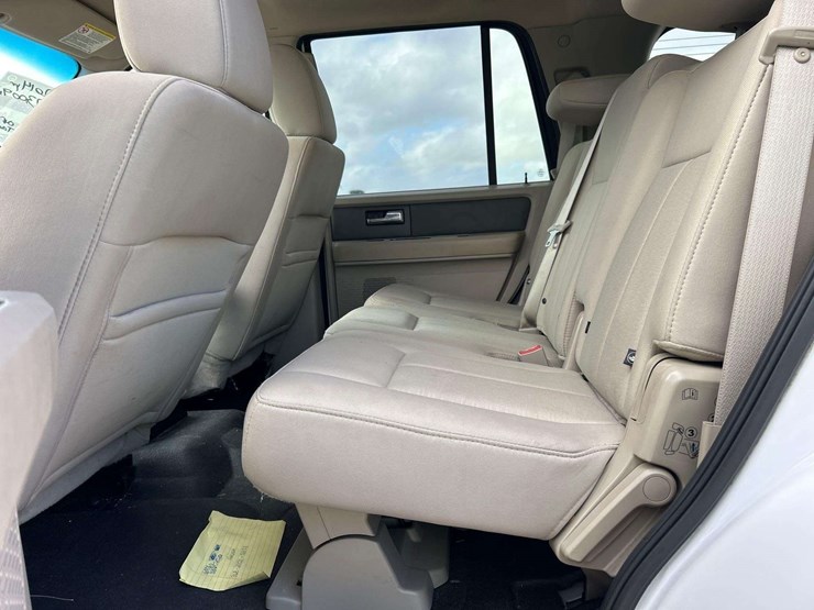 2014-ford-expedition-image-18