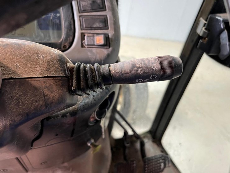 new-holland-tn60da-image-21