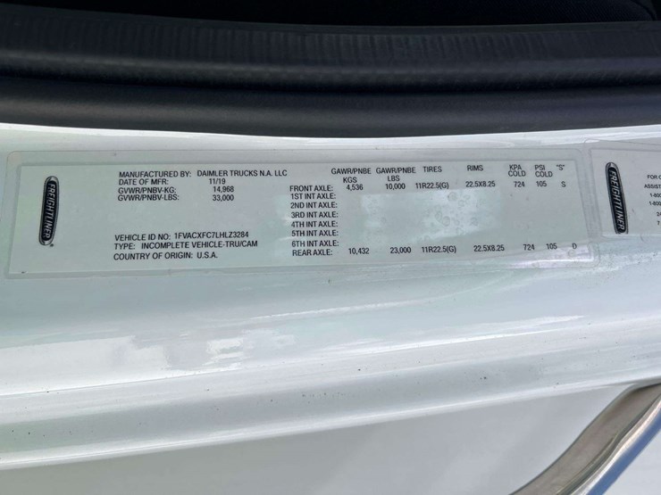 2020-freightliner-m2-106-elgin-eagle-series-4mf-street-sweeper-truck-image-9