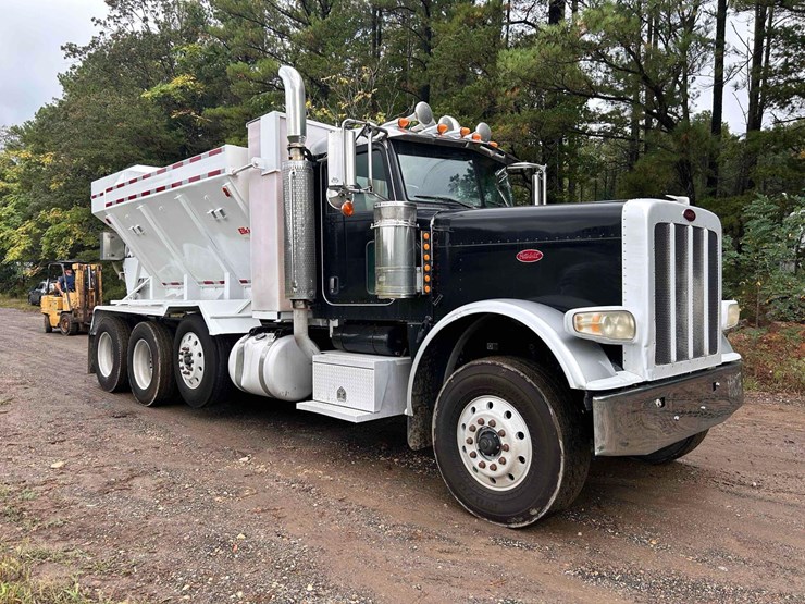 2008-peterbilt-388-image-3