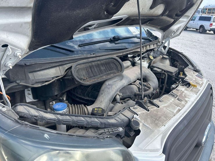 2015-ford-transit-image-8