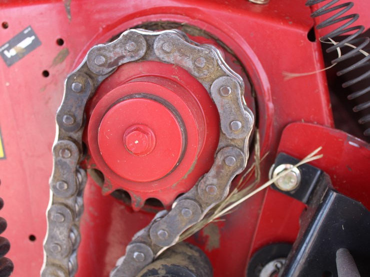 2015-new-holland-roll-belt-560-image-52