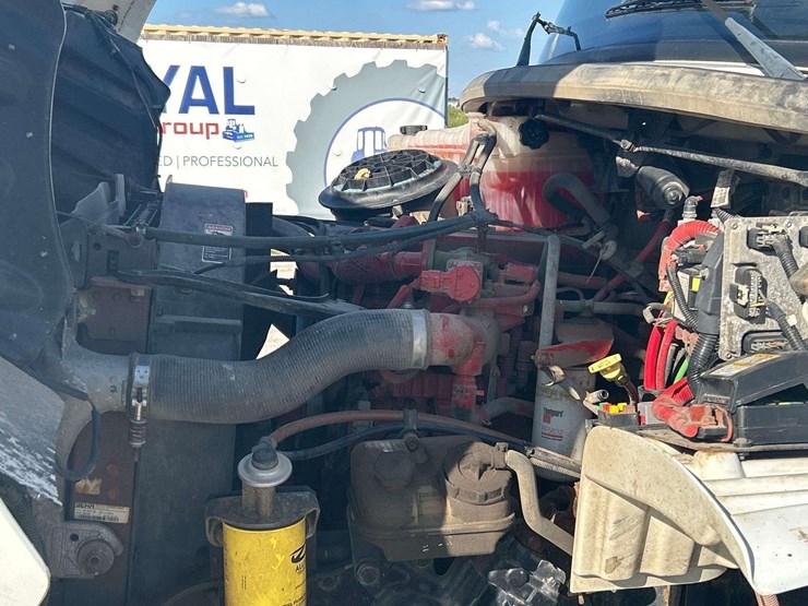 2013-freightliner-m2-106-altec-aa755-55ft-bucket-truck-image-7