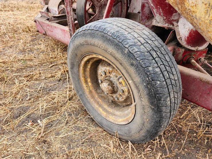 new-holland-350-image-13