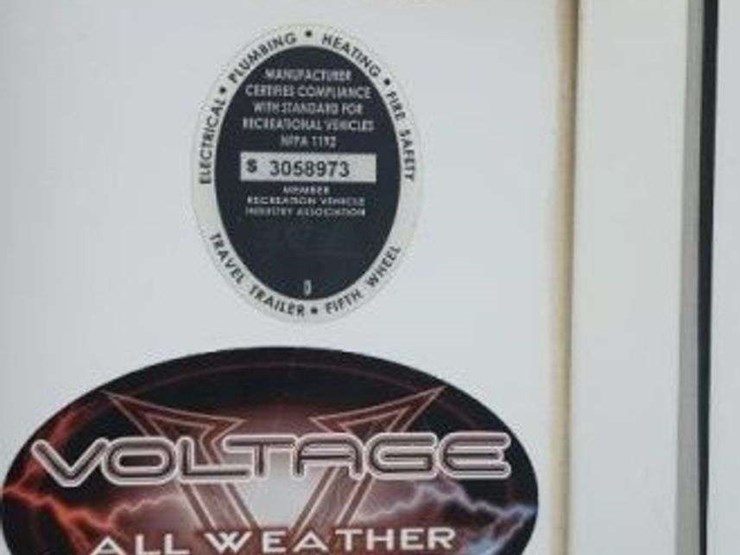 2013-dutchman-voltage-toy-hauler-40-foot.-image-17