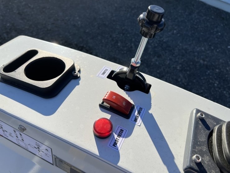 2025-battler-et15h-6-mini-hydraulic-excavator-image-19