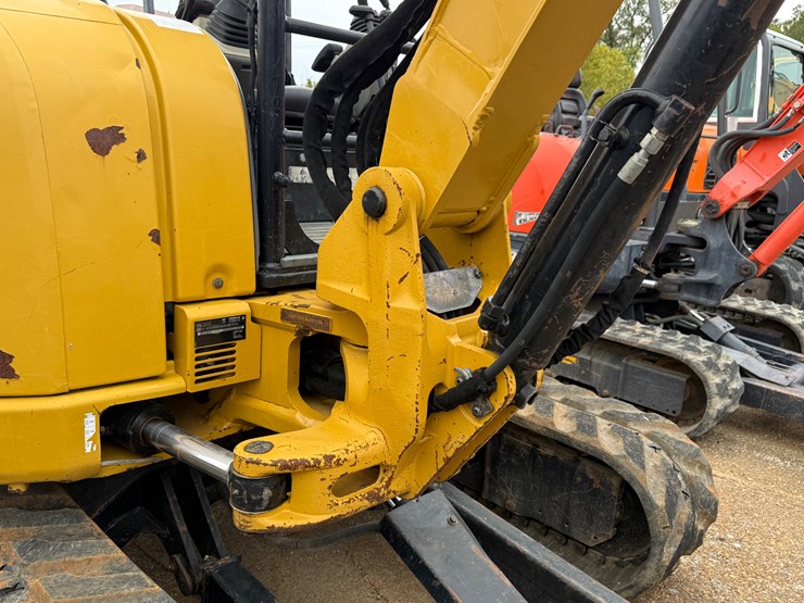 caterpillar-305e2-cr-image-17