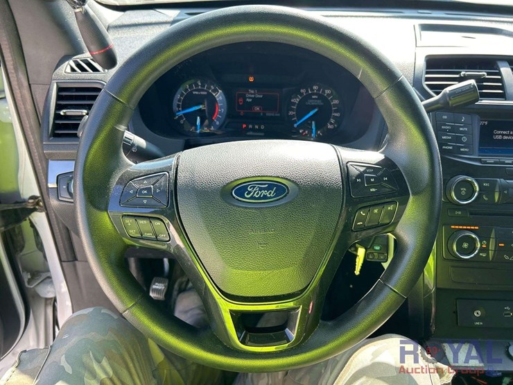 2018-ford-explorer-image-13