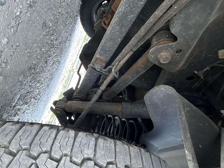 2019-ram-1500-classic-image-19