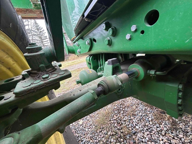 2013-john-deere-6150r-image-33