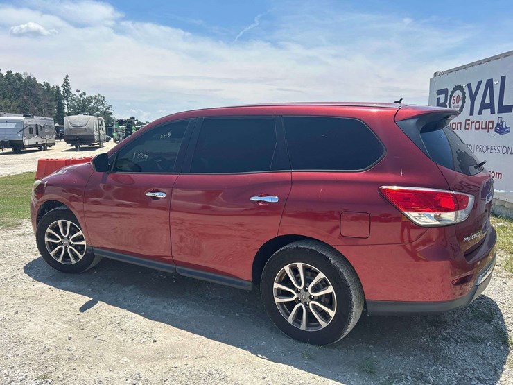 2014-nissan-pathfinder-image-5