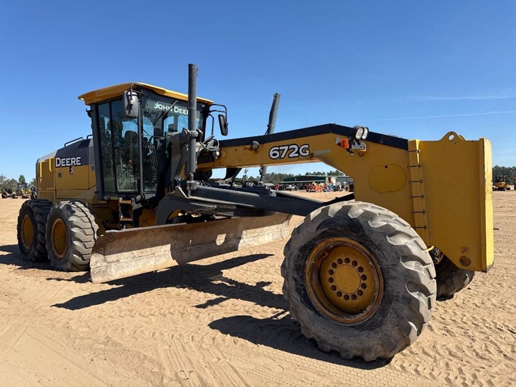 2014-deere-672g-image-4