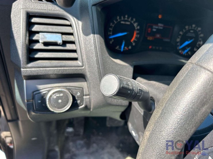 2017-ford-explorer-image-14