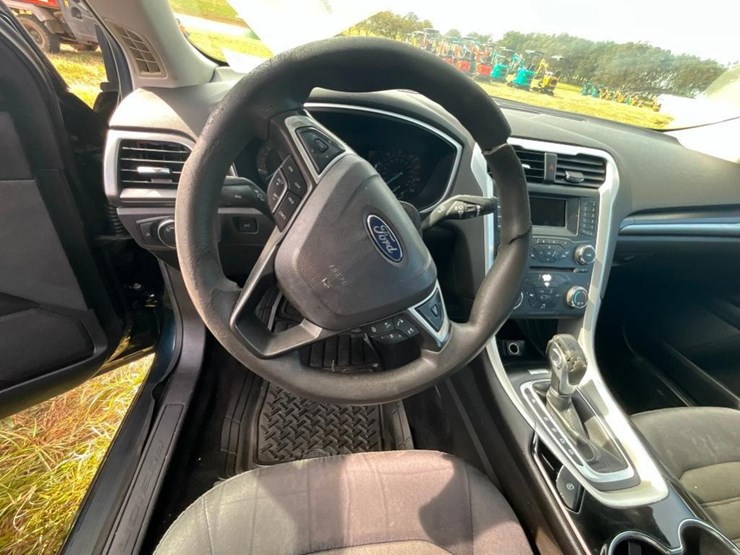 2014-ford-fusion-se-(at,-2.5l,-miles-read-170449,-image-17