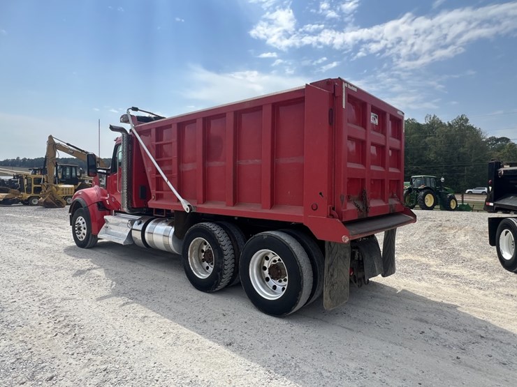 2022-kenworth-w990-image-3