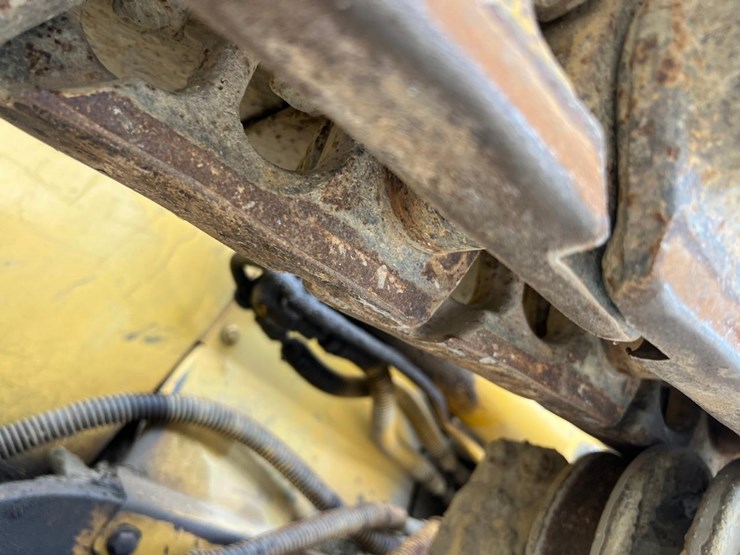 caterpillar-d5n-xl-image-13