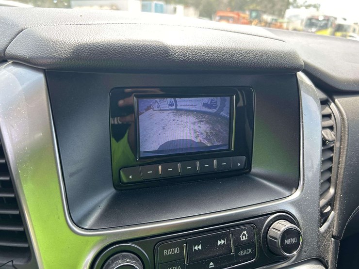 2017-chevrolet-tahoe-image-16