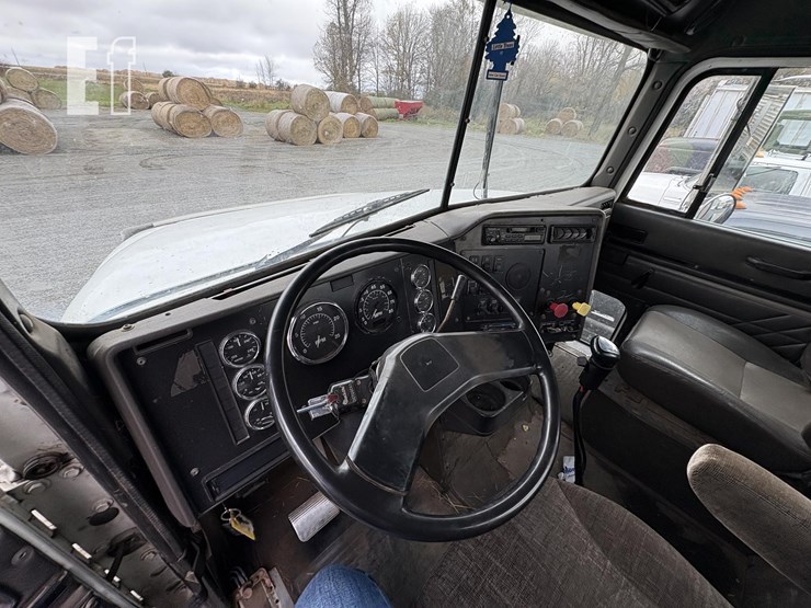 2000-international-9100-image-22