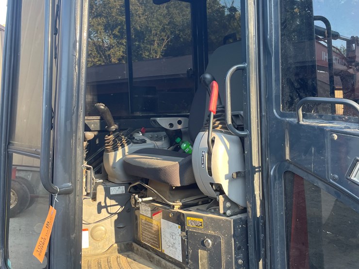 2019-hitachi-zx50u-5n-image-23